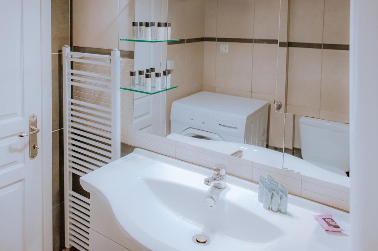 Acropolis Studio Apartment Афины Экстерьер фото